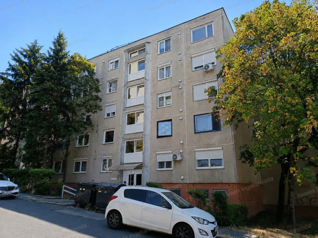 EGYEDILEG felújított, 55 m²-es, 2 szobás első emeleti lakás eladó Miskolc Avas városrészében!
