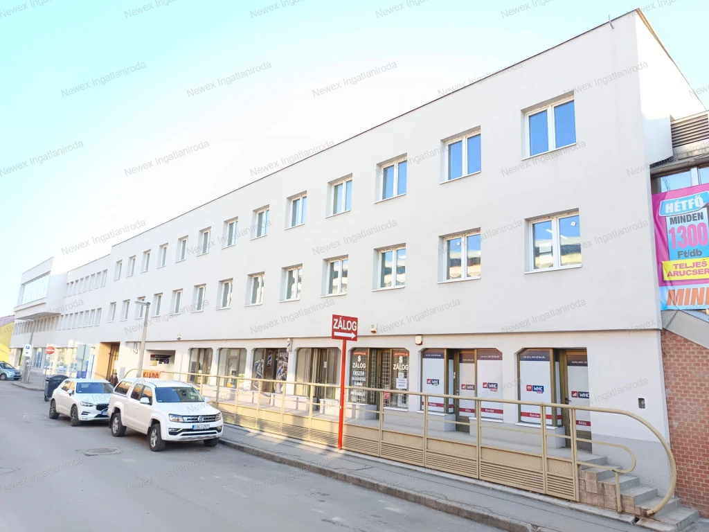 c3-2-name c2-68-name, Miskolc, Belváros