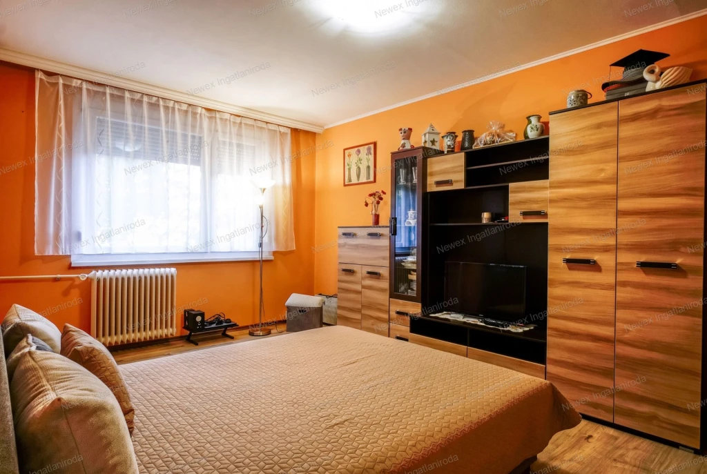 KÖLTÖZHETŐ, FELÚJÍTOTT OTTHON MISKOLC GYŐRI KAPUJÁBAN – VILÁGOS, JÓL FENNTARTHATÓ, BEFEKTETÉSNEK IS KIVÁLÓ!