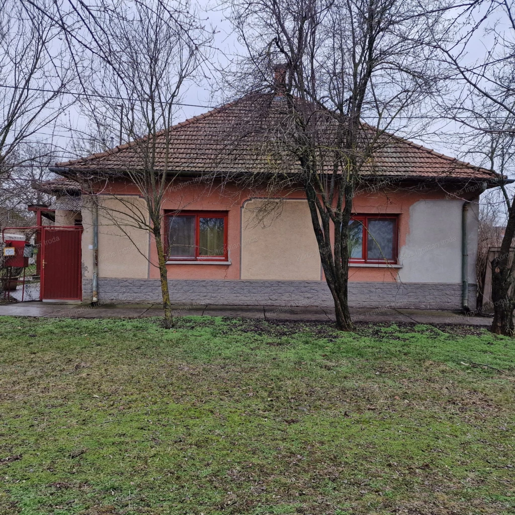 Szarvason családi ház eladó!