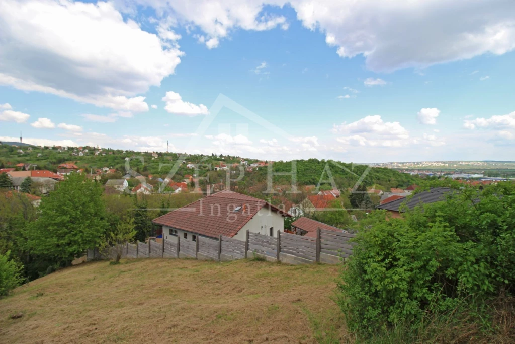 Pécs-Patacs panorámás építési telek eladó