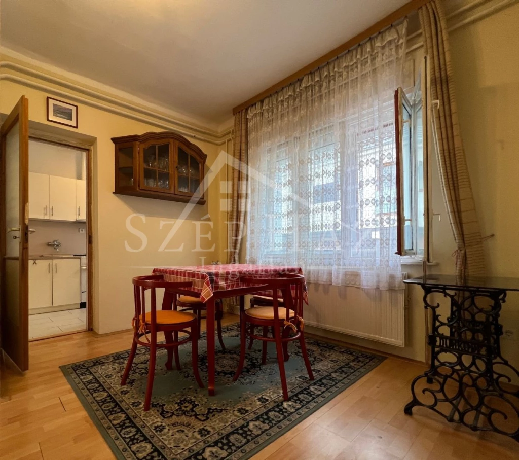 c3-1-name c2-1-name, Pécs, Mecsek-oldal