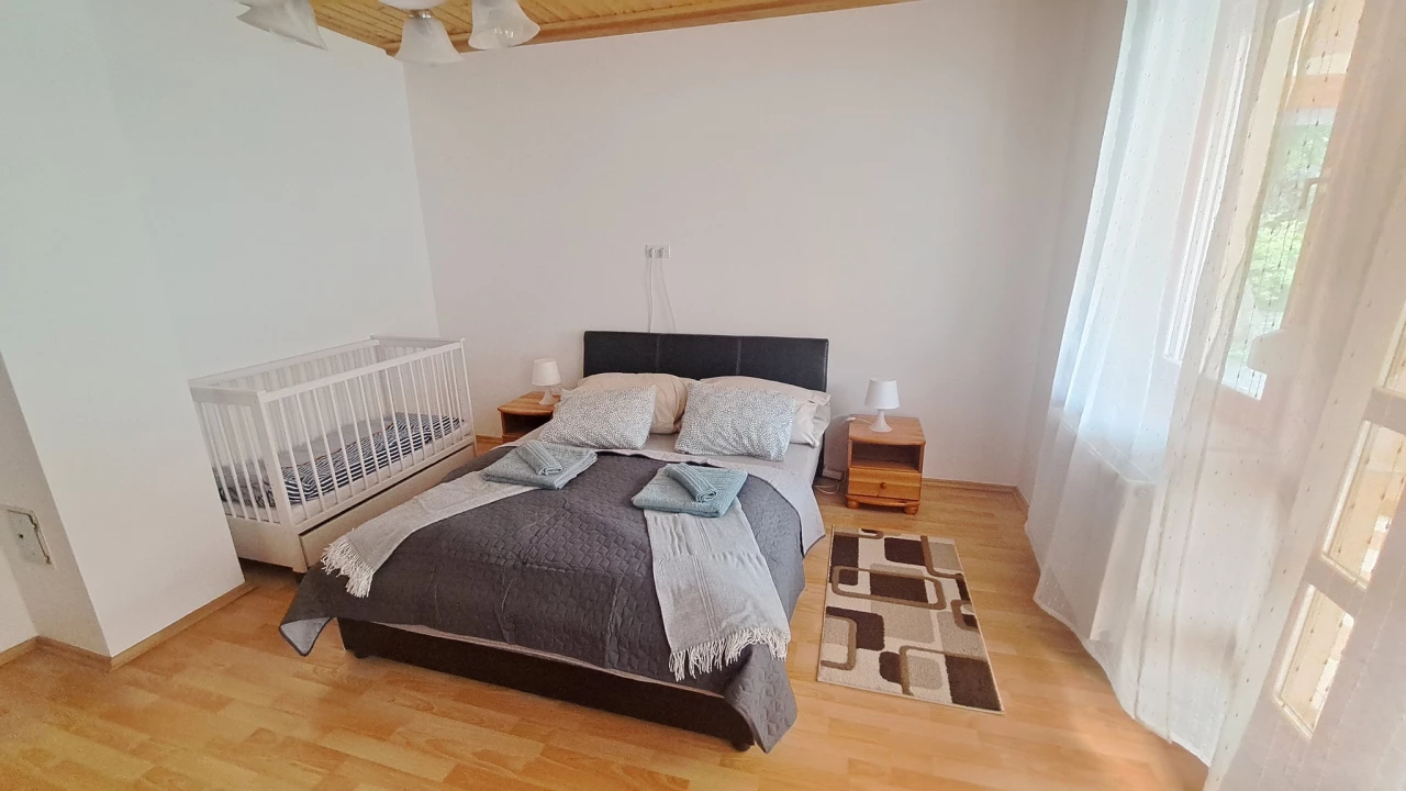 For rent house, Kőröshegy, Petőfi Sándor utca 94