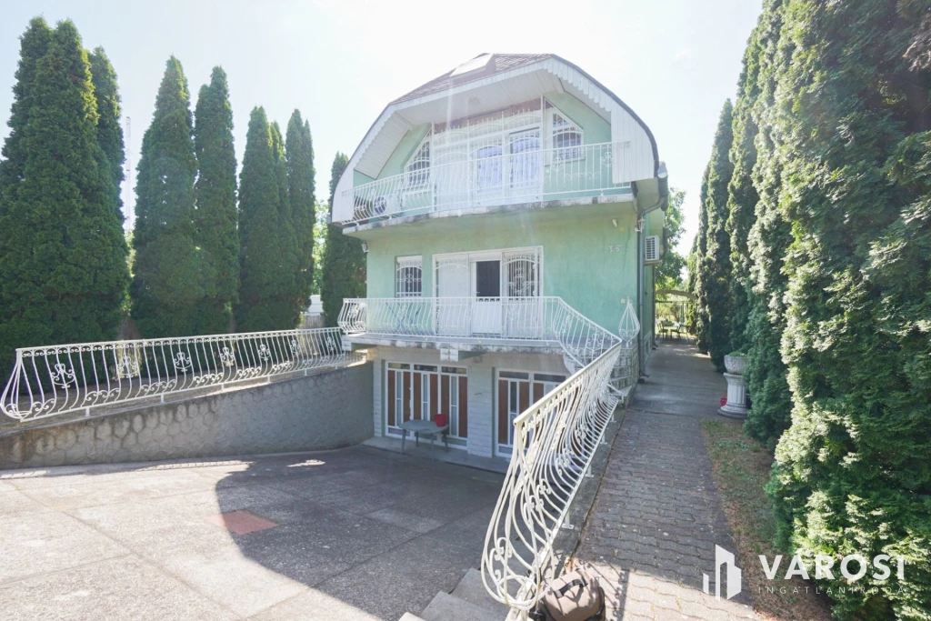 c3-1-name c2-1-name, Siófok, Szabadifürdő