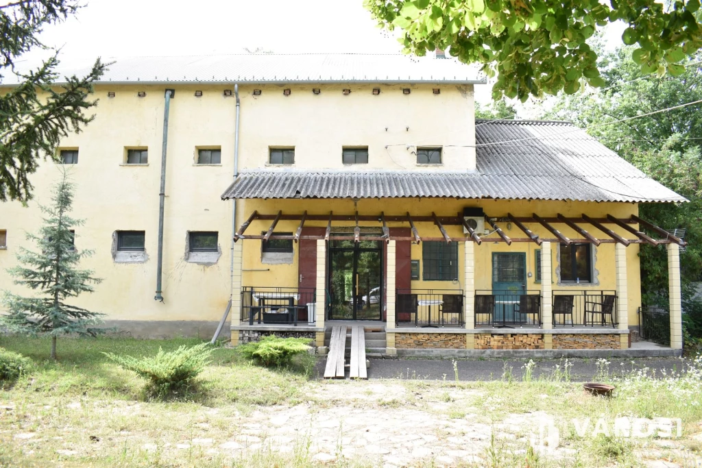 For sale depot, Gyula