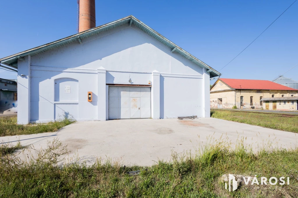 For sale depot, Sarkad