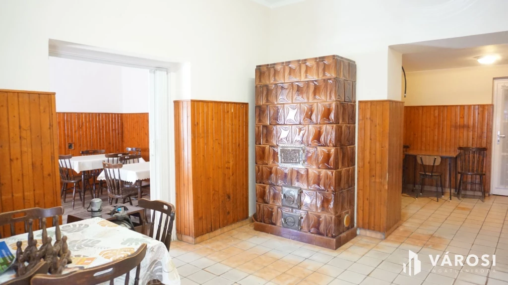 Eladó ház jó helyen Vásárhelyen