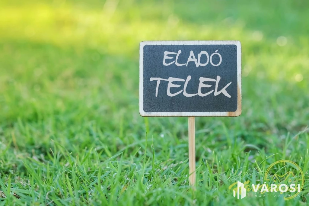 4-es főút melletti telephely 50% beépíthetőséggel eladó!