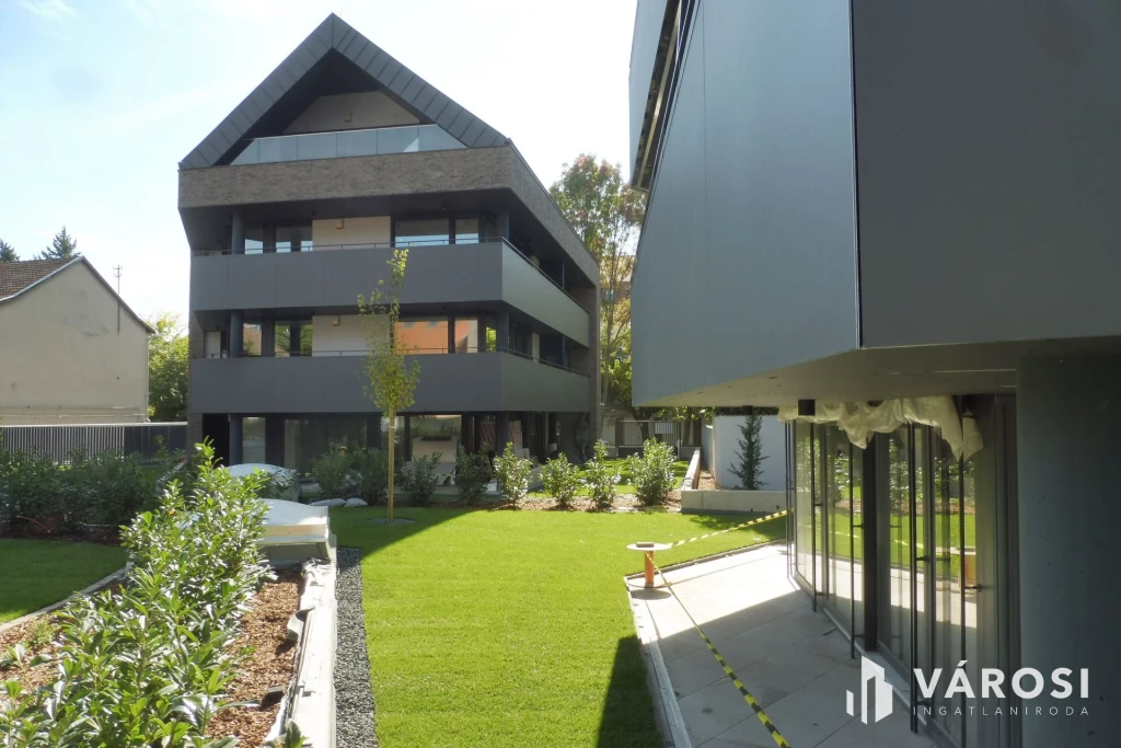 c3-1-name c2-19-name, Szeged, Újszeged