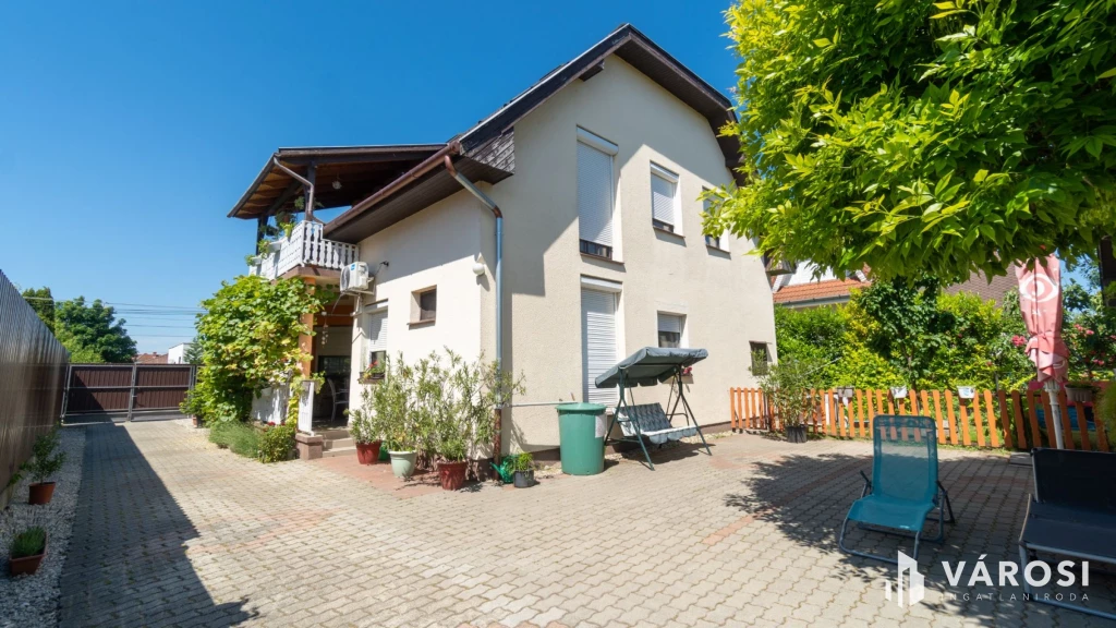 c3-1-name c2-1-name, Siófok, Belváros