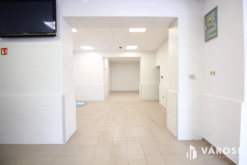 Belvárosi üzlethelyiséget kínálok kiadásra