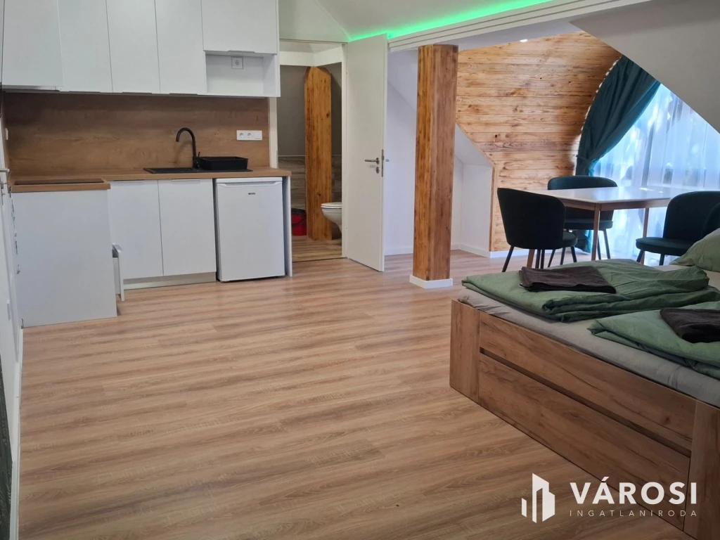 Két lakás egyben, kiváló befektetés Siófok szívében