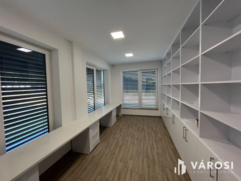 Figyelem!!! Déli Ipari park, telephely, csarnokok, irodák!