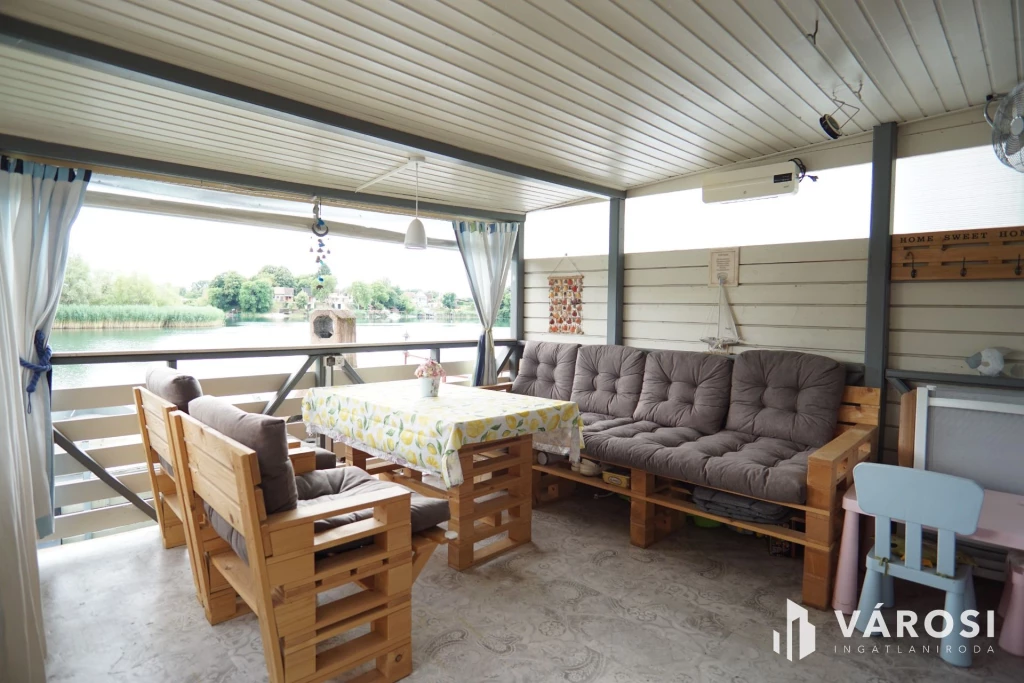 Gyékényesen vízparti hétvégi ház, nyaraló!