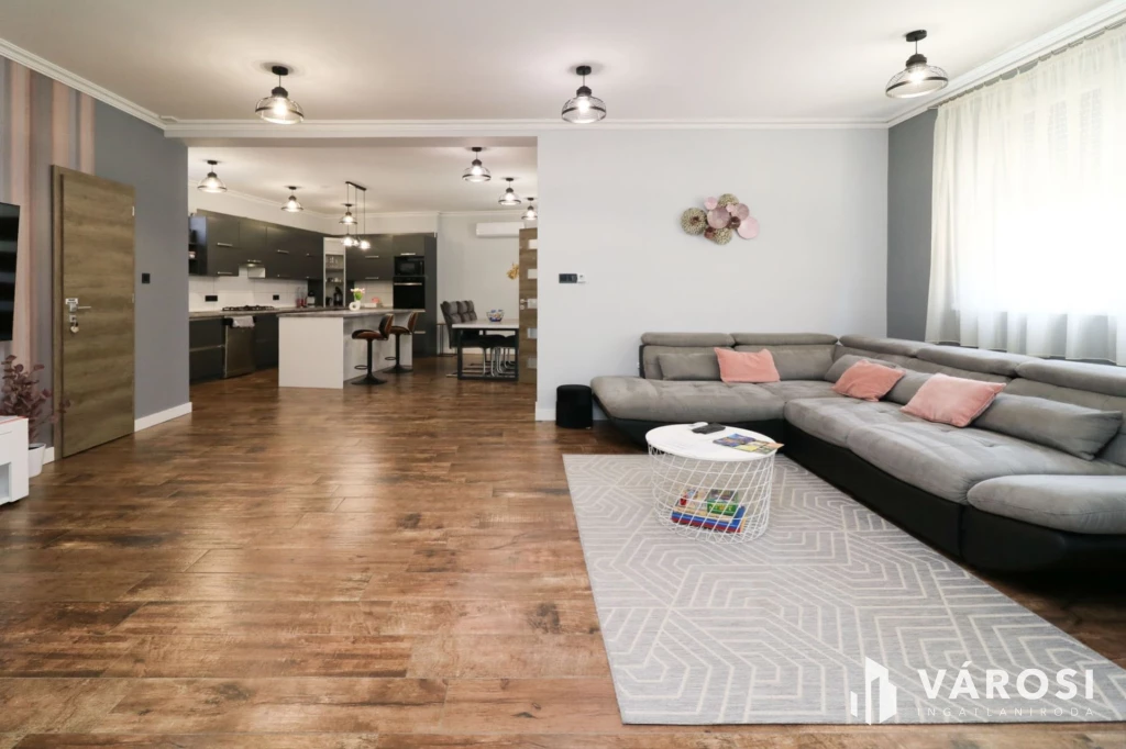 Működő apartman, raktár és telephely egyben!