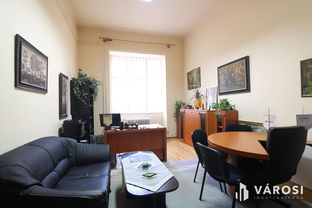 Belvárosi iroda a Szent István téren.