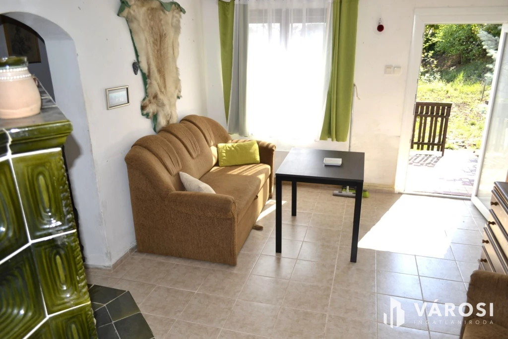 Felsőörsön Balatoni panorámás téliesített ingatlan eladó!