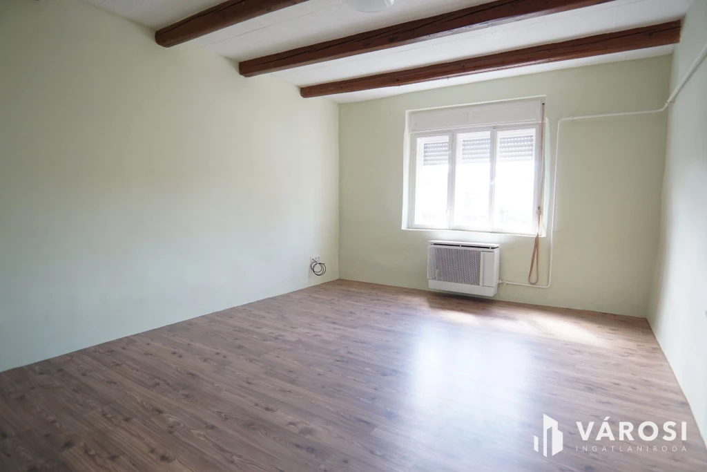 Miklósfán családi ház, szép nagy udvarral!