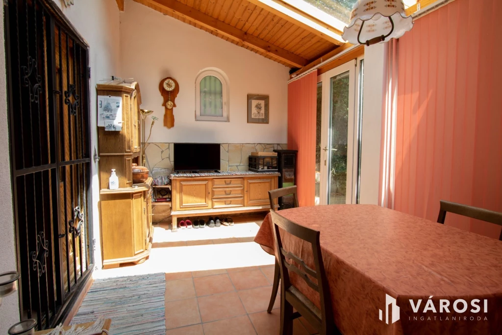 Gosztola hegyi ingatlan, szép nagy területtel eladó!