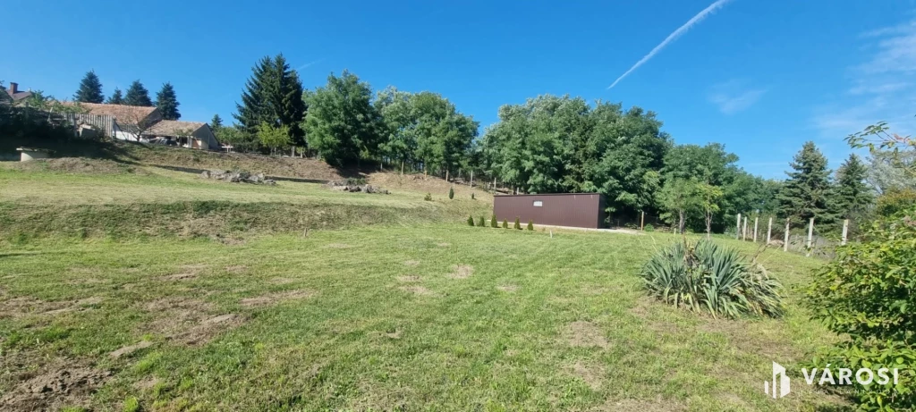 c3-1-name c2-50-name, Hosszúvölgy