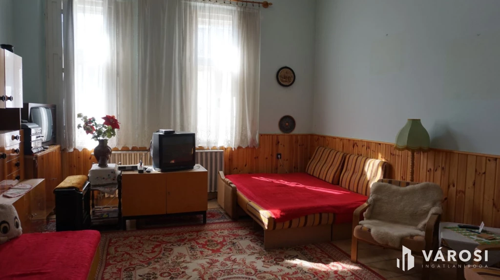 Patinás ház kiváló helyen Vásárhelyen