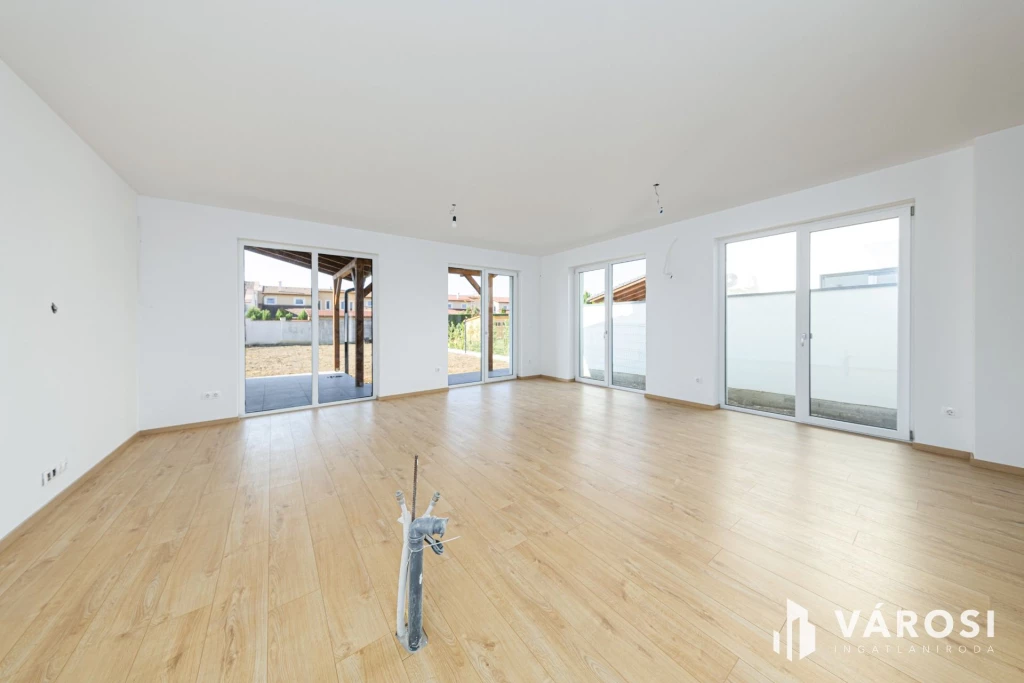 For sale semi-detached house, Szeged, Újszeged