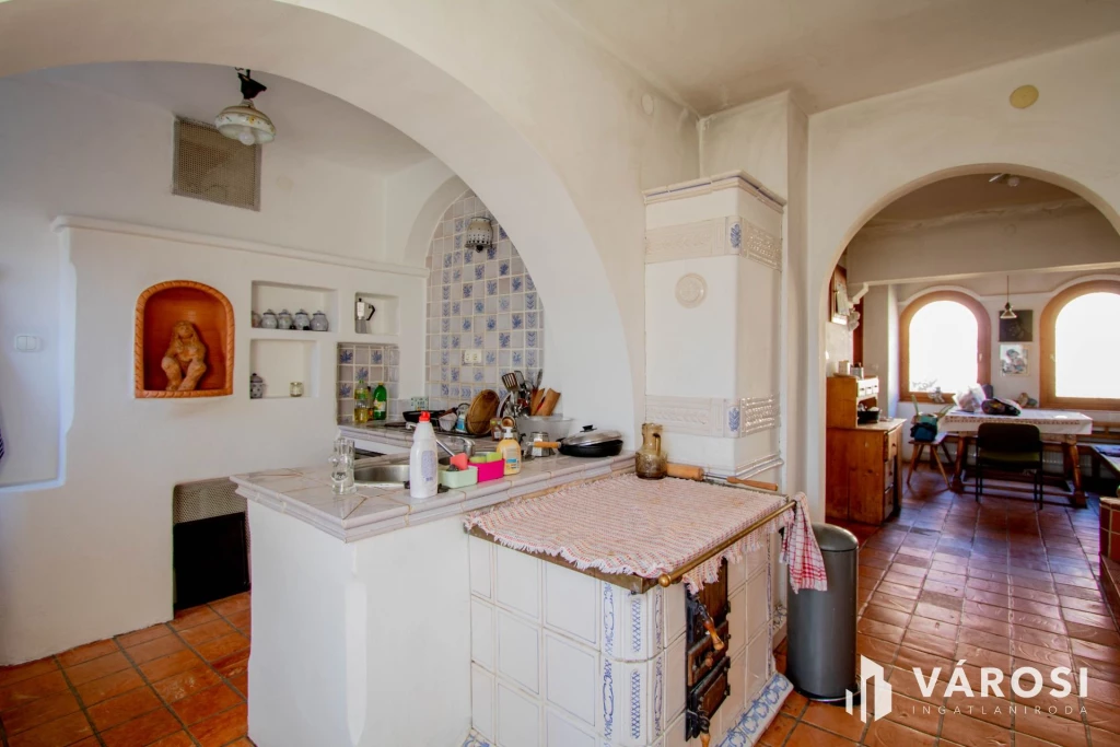 Egyedi kialakítású ingatlan eladó Lenti szívében!