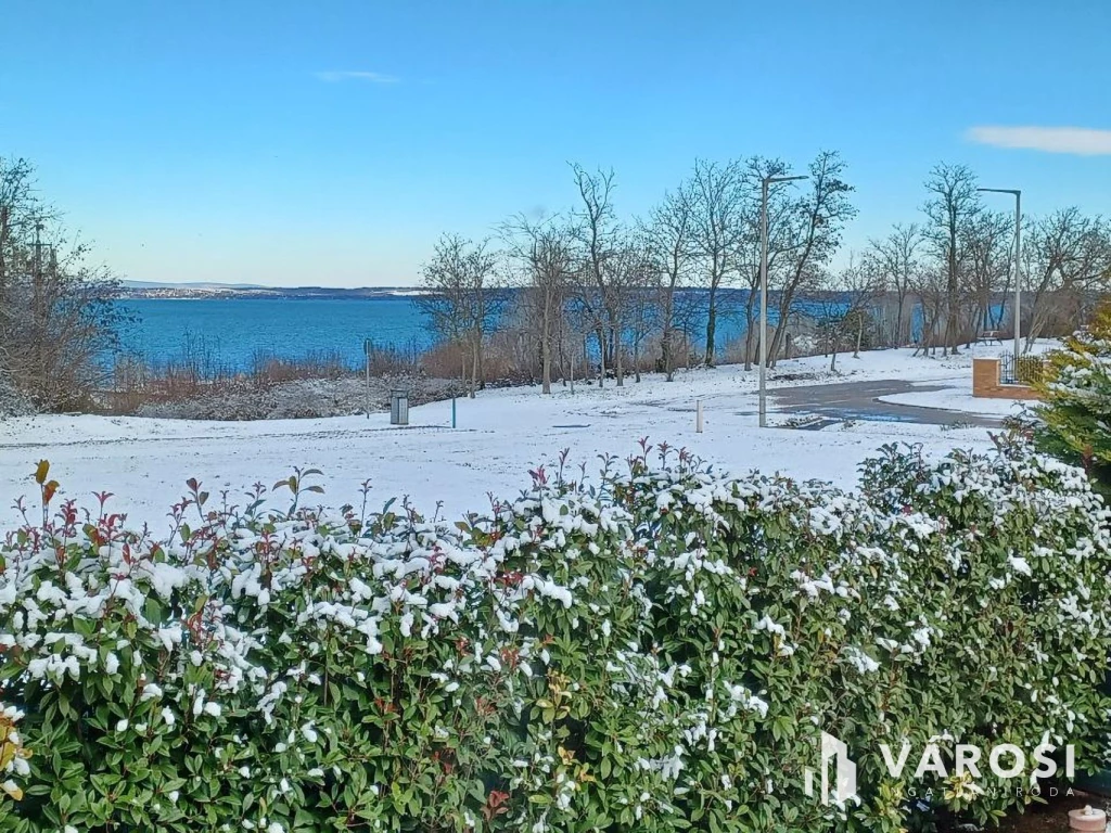 Gyönyörű családi ház balatoni panorámával