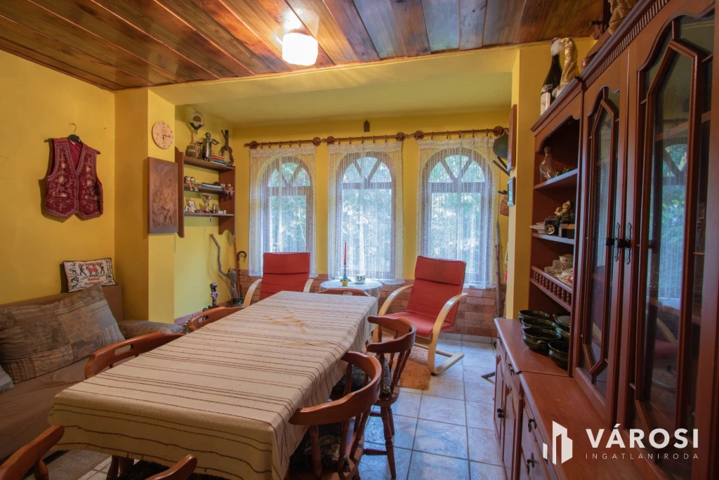 Lovásziban, kedves kis hangulatú zártkerti ingatlan eladó!