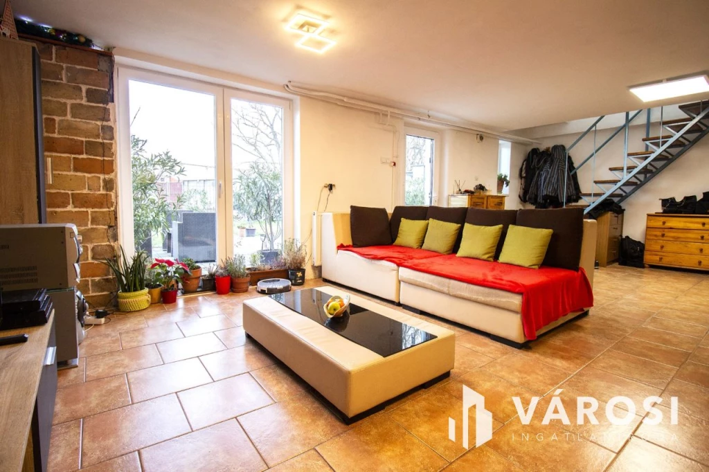 Tágas, kényelmes otthon Szeged-Kiskundorozsmán!