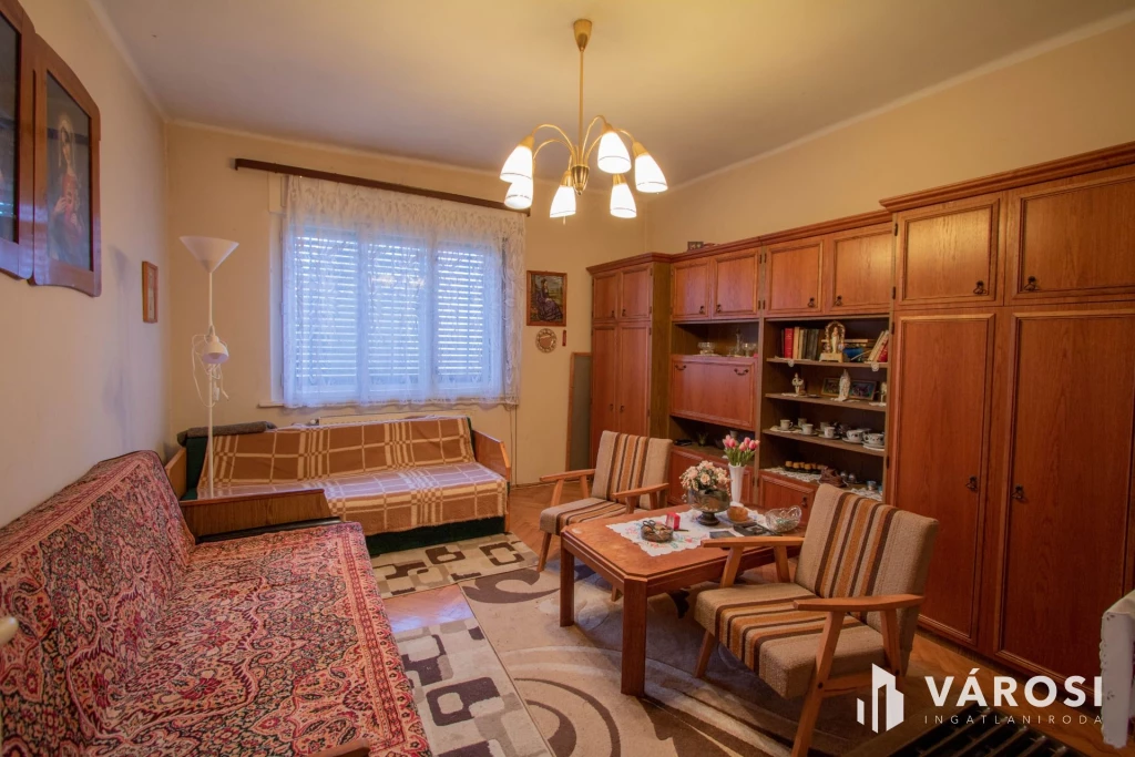 Máhomfán, Lentihez közel, csendes részen eladó ház!