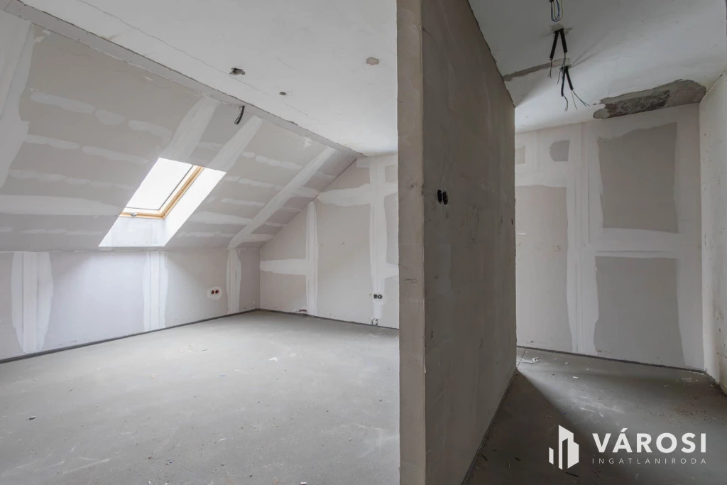 Hatalmas családi ház teljesen felújítva és újragondolva!