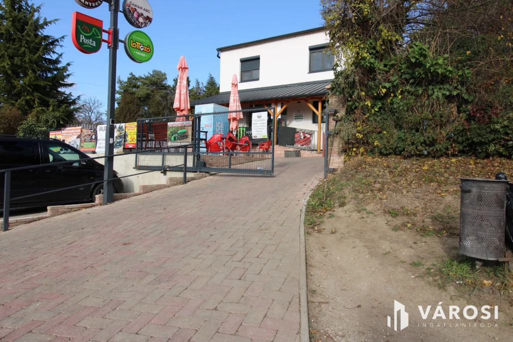 For sale store, Balatonakarattya