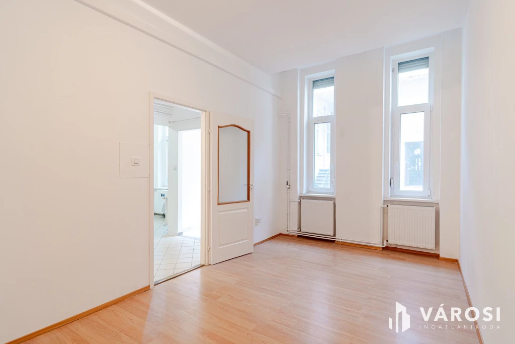 Belvárosi lakás, Zsinagóga 1 perc sétára - földszint