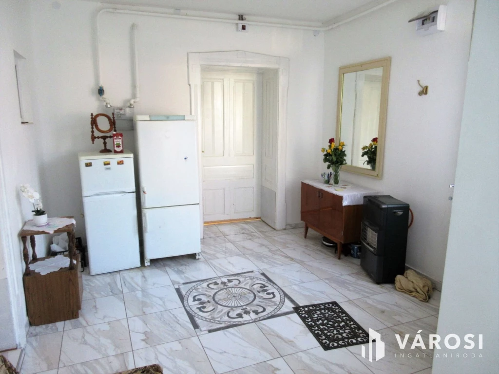 c3-1-name c2-1-name, Kistelek