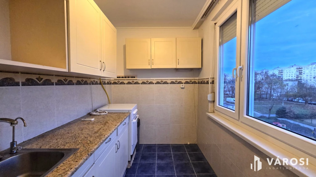 Jó ár!!!!Befektetésnek,családi otthonnak Debrecen Vénkert