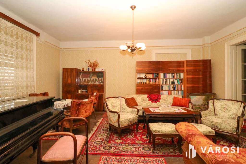 Nagypolgári ház nagy telekkel Nyírvasváriban!