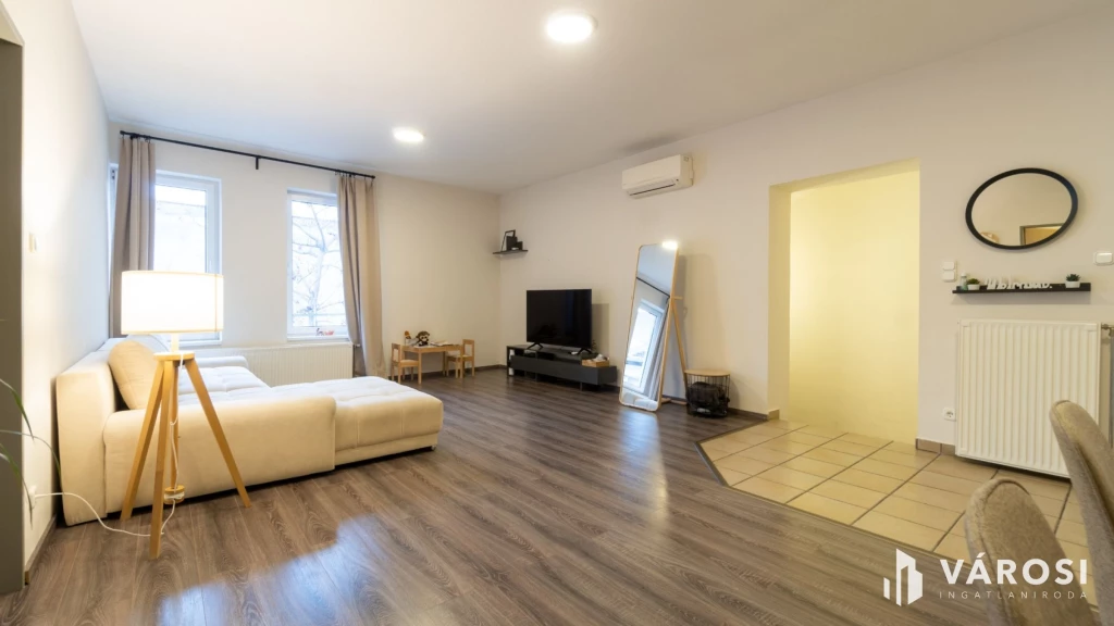 c3-1-name c2-19-name, Siófok, Belváros