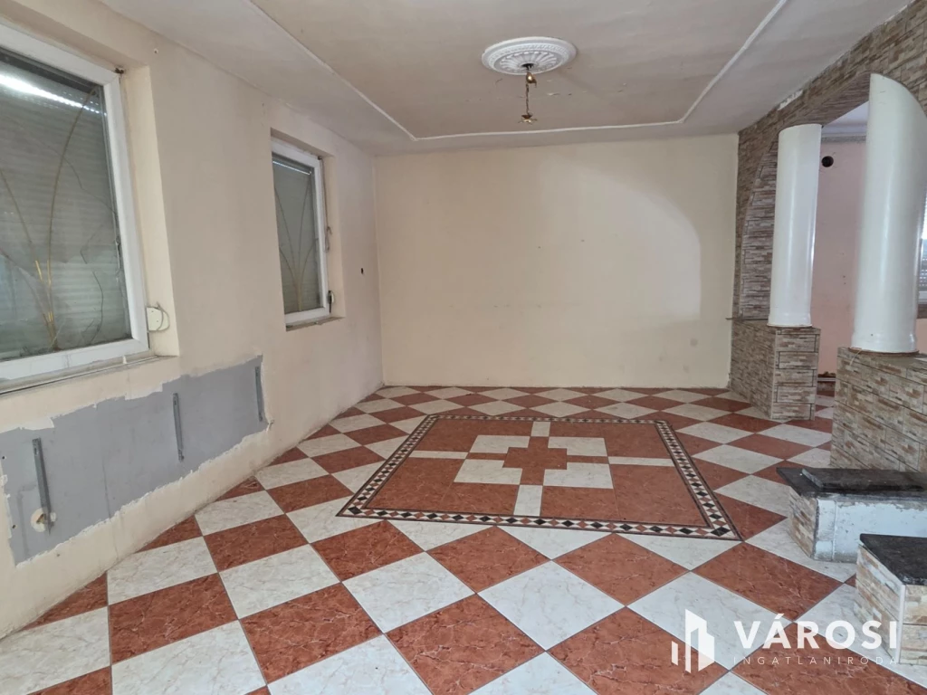 c3-1-name c2-1-name, Salgótarján