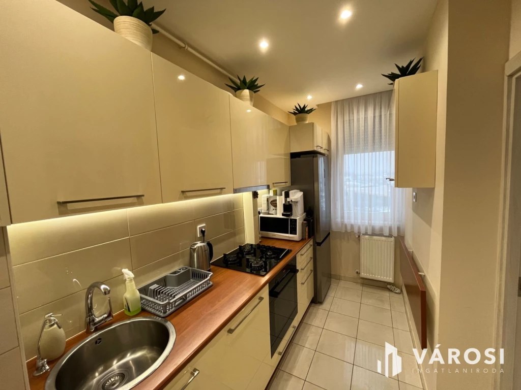 Debreceni, Nagyon Szép, Teljes Körűen Felújított Lakás!