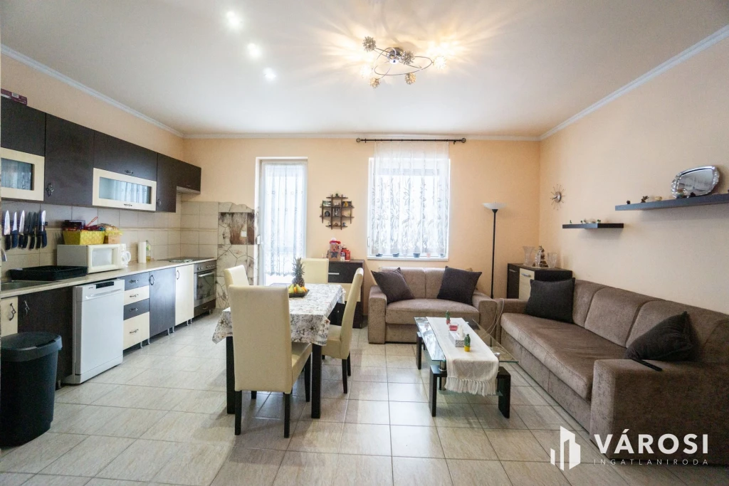 Kedves kis családi ház, nyugodt helyen!