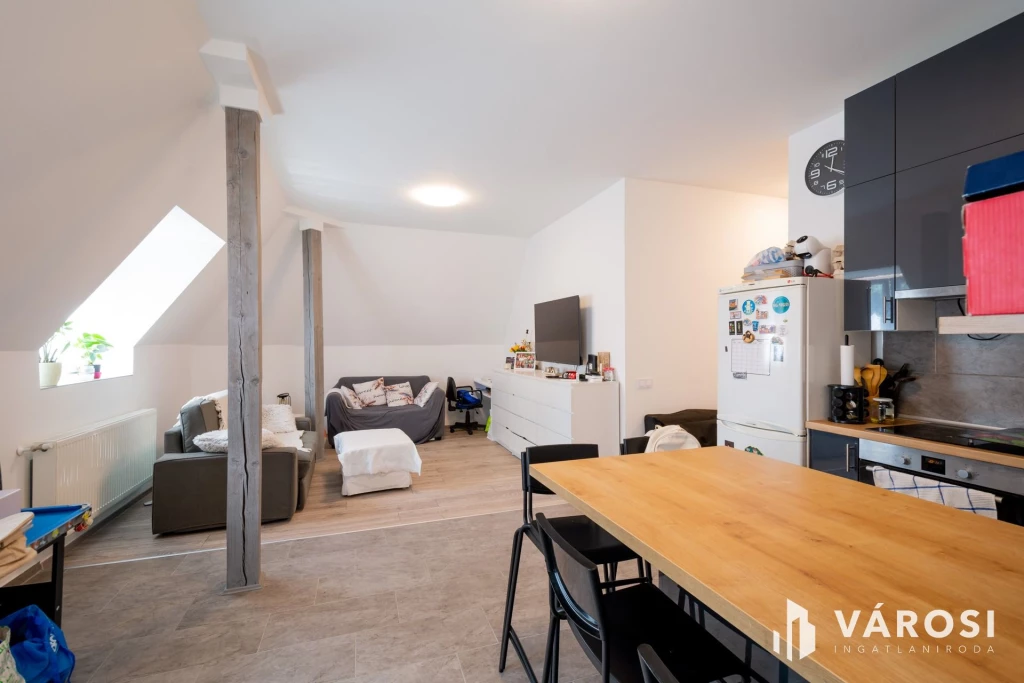 For sale brick flat, Göd