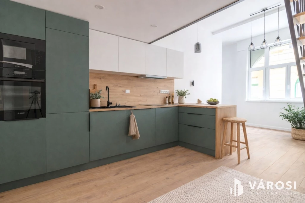 Galériás okosotthon eladó a körúthoz közel!