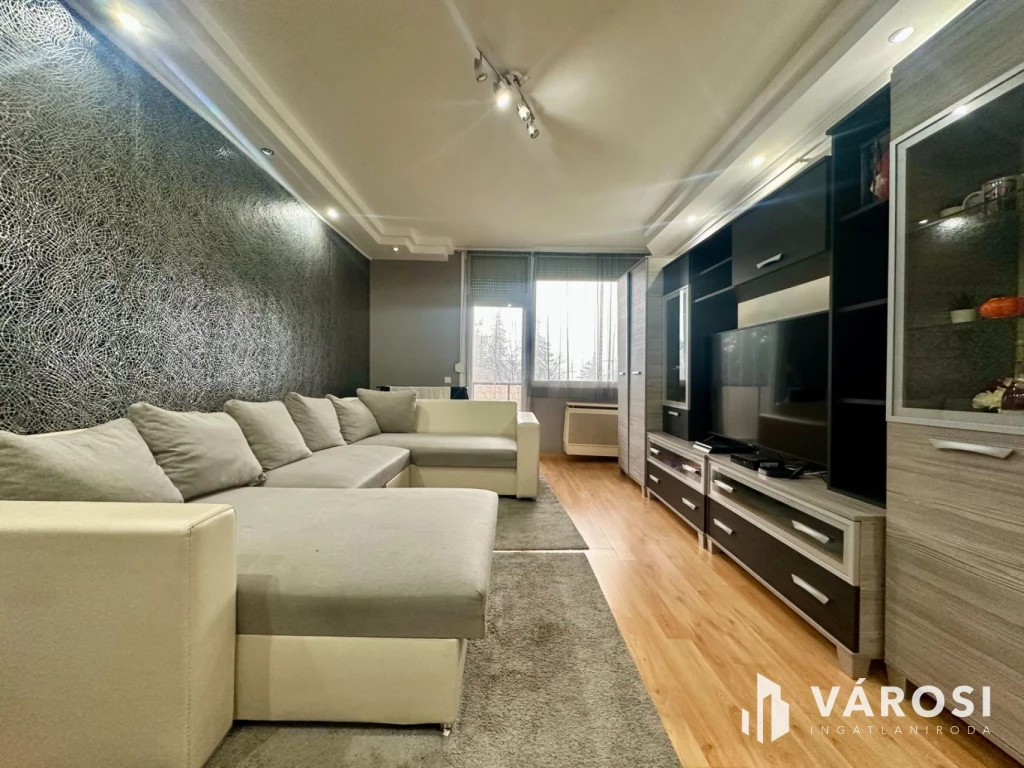 For rent brick flat, Salgótarján