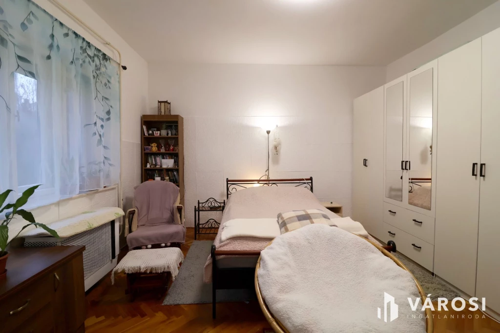 Belvárosi, földszinti lakás