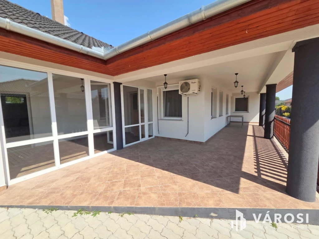 Mediterrán hangulatú ház Tökölön