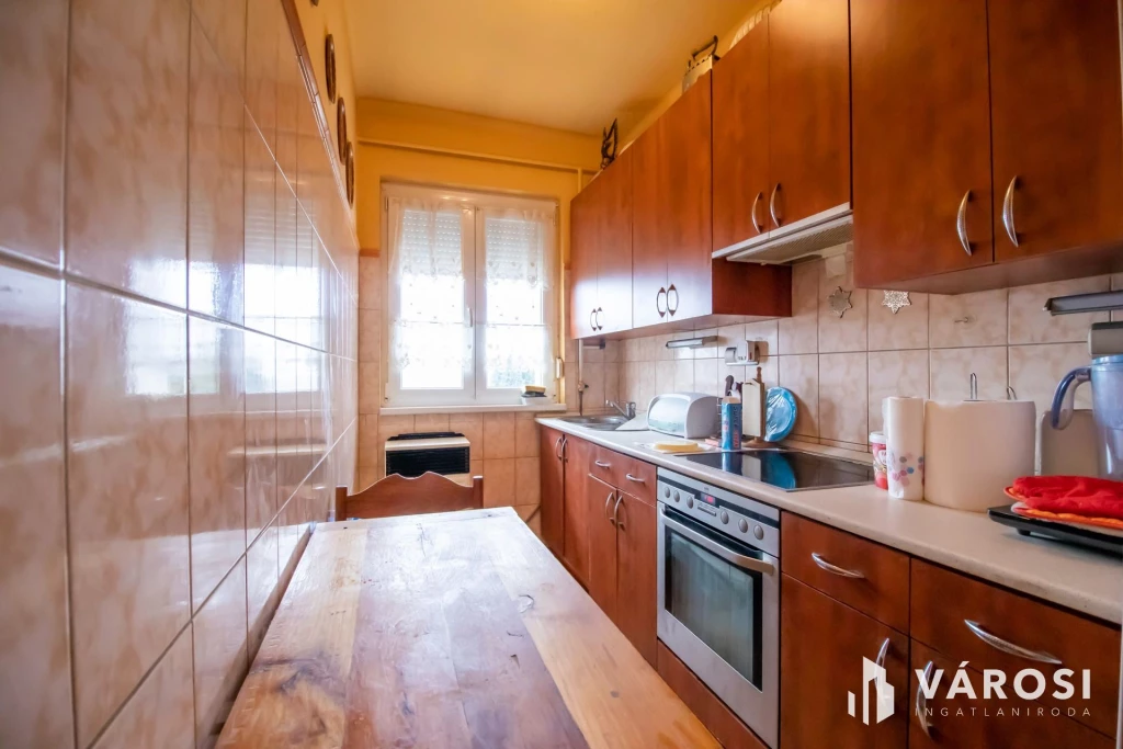 Nagylakás saját kertrésszel