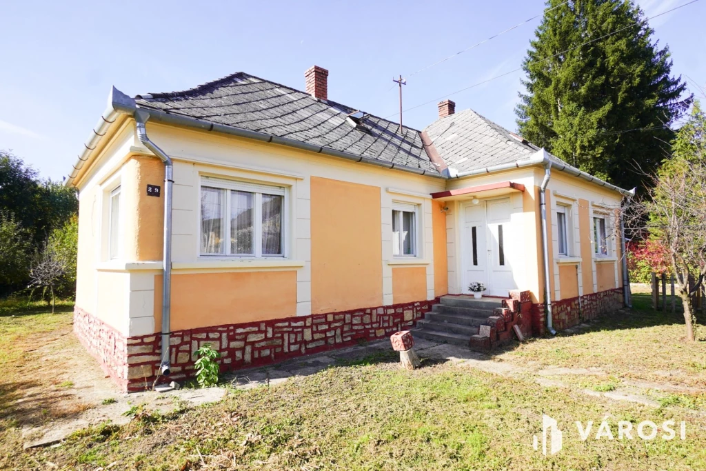 Felújítandó családi ház szenzációs településen!