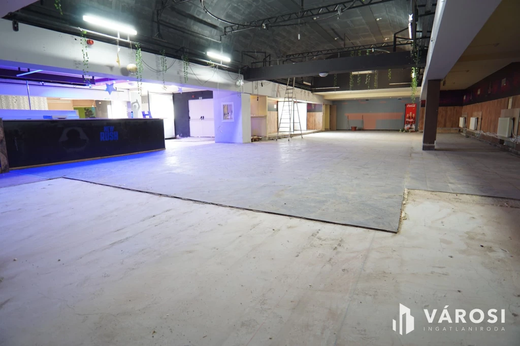 Kiadó közel 1000m2-es üzlethelység a Belvárosban!