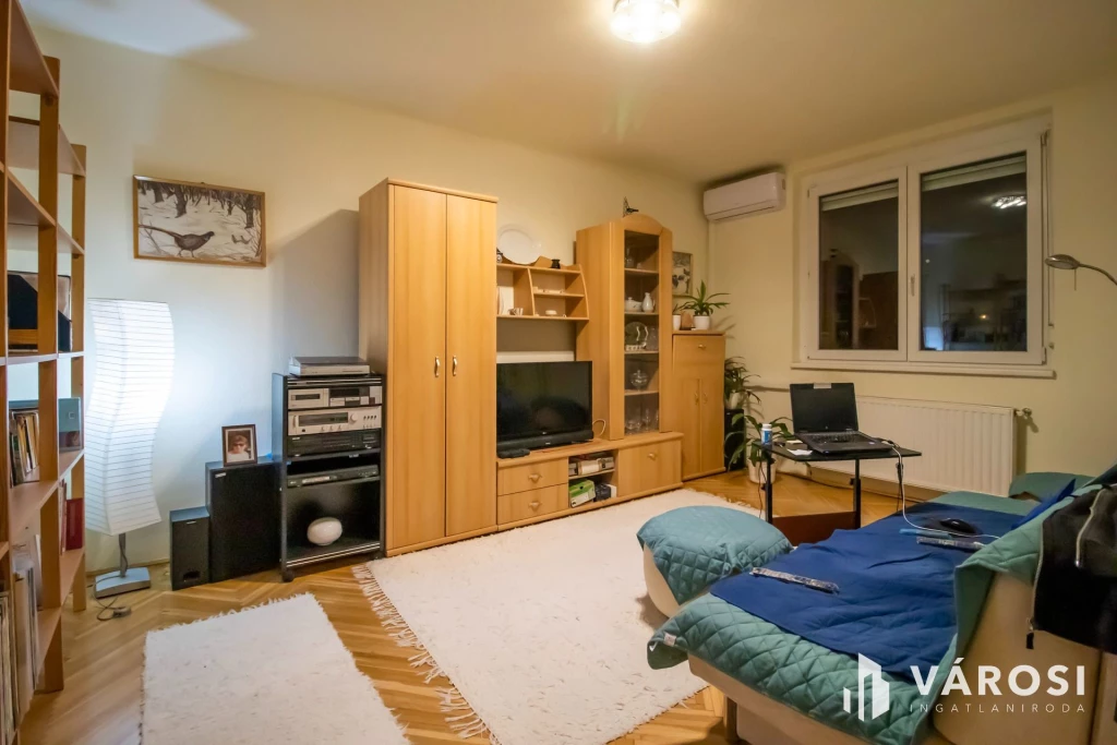 Csendes lakás a vasúthoz közel